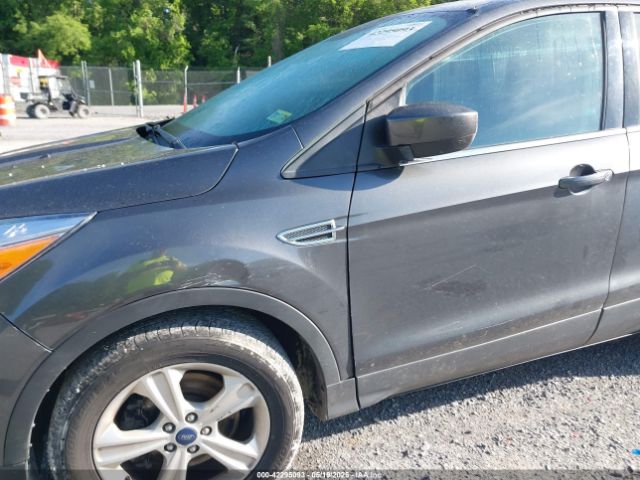 1FMCU9GX3FUC64724 Ford ESCAPE SE