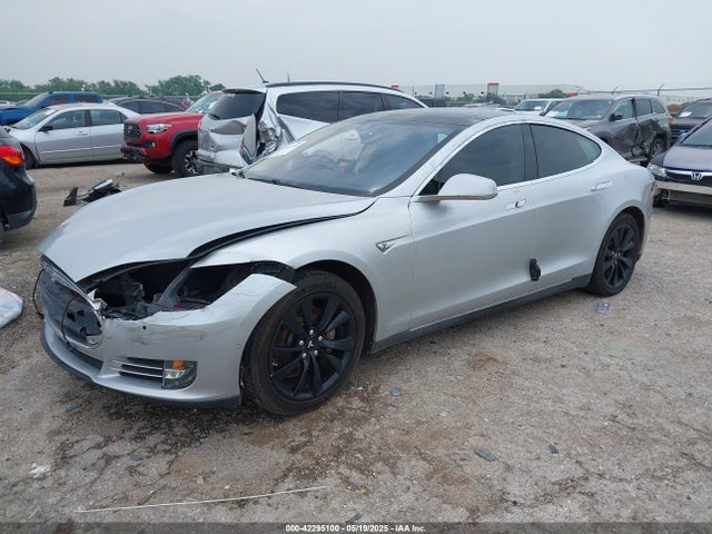 2014 TESLA MODEL S 5YJSA1S13EFP63883 Photo 1