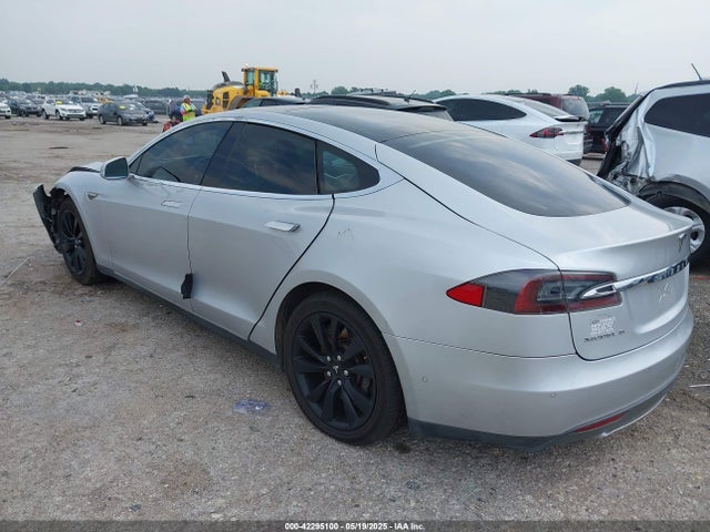2014 TESLA MODEL S 5YJSA1S13EFP63883 Photo 2
