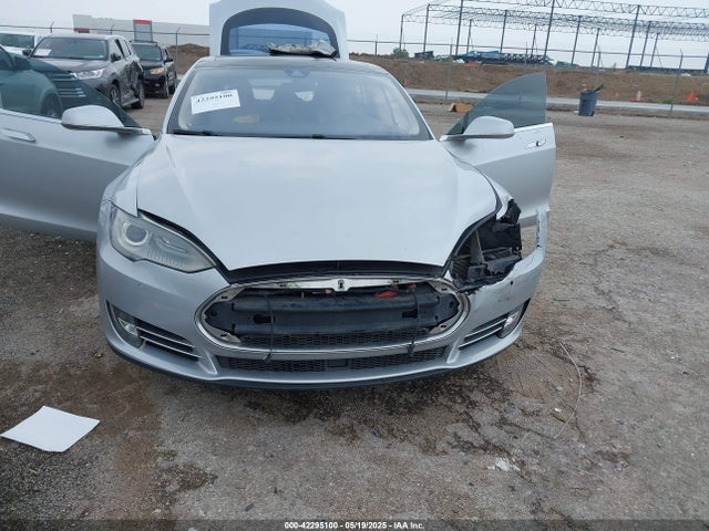 2014 TESLA MODEL S 5YJSA1S13EFP63883 Photo 5