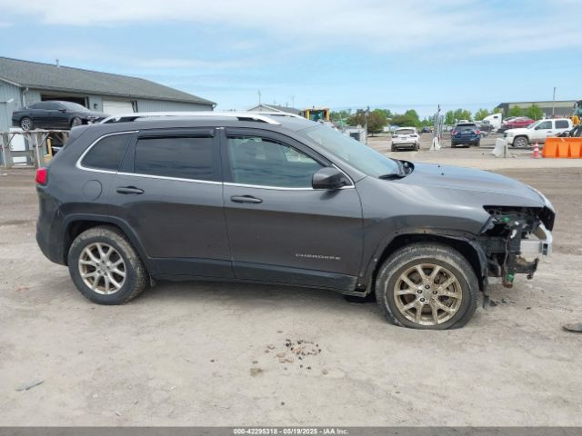 1C4PJMCBXHW515628 Jeep Cherokee Latitude 4x4