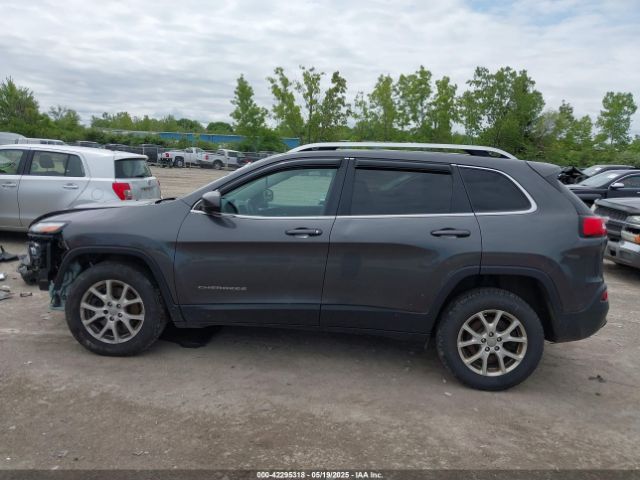 1C4PJMCBXHW515628 Jeep Cherokee Latitude 4x4