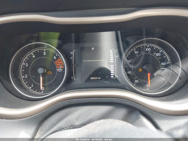 1C4PJMCBXHW515628 Jeep Cherokee Latitude 4x4