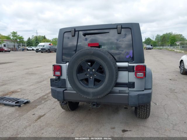 1C4BJWDG0GL142311 Jeep Wrangler Unlimited Sport
