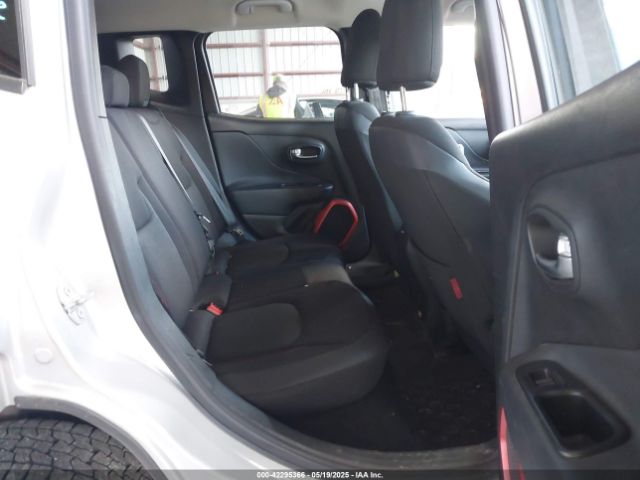 ZACCJBCTXFPC00401 Jeep Renegade Trailhawk