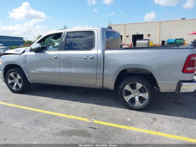 1C6RREJT4RN220879 RAM 1500 Laramie  4x2 5'7 Box