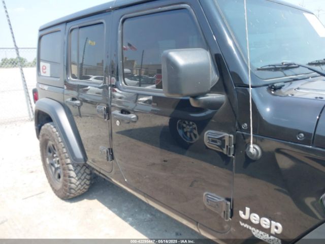 1C4HJXDG4JW191470 Jeep Wrangler Unlimited Sport 4x4