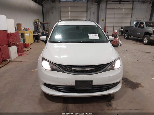 2020 Chrysler Voyager Lxi მანქანა იყიდება აუქციონზე, vin: 2C4RC1DG0LR216548, აუქციონის ნომერი: 42295486