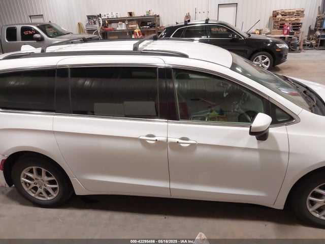 2020 Chrysler Voyager Lxi მანქანა იყიდება აუქციონზე, vin: 2C4RC1DG0LR216548, აუქციონის ნომერი: 42295486