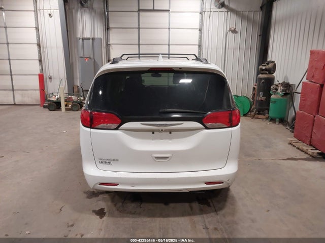 2020 Chrysler Voyager Lxi მანქანა იყიდება აუქციონზე, vin: 2C4RC1DG0LR216548, აუქციონის ნომერი: 42295486