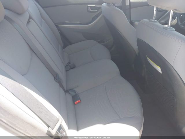 5NPDH4AE5FH647808 Hyundai ELANTRA SE