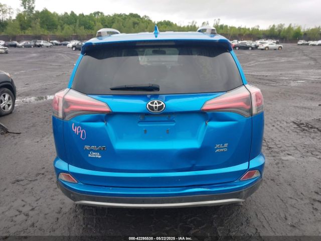 JTMRFREV9GD186218 Toyota Rav4 Xle
