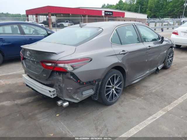 2021 TOYOTA CAMRY 4T1G11AK0MU483176 Photo 3