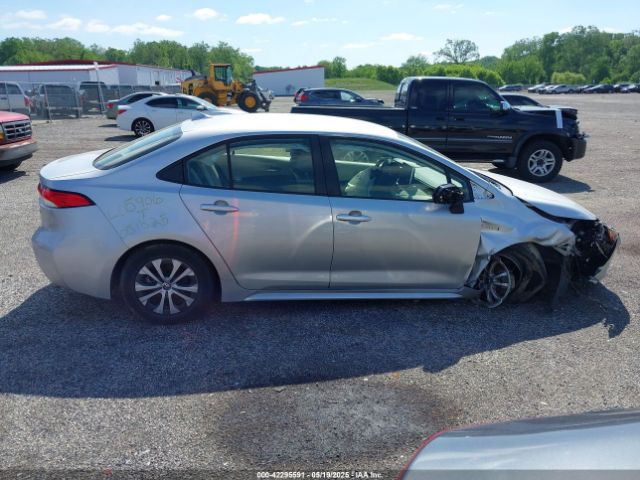 JTDEAMDE2MJ017205 Toyota Corolla Hybrid Le