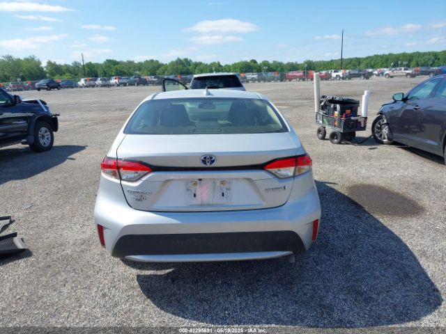 JTDEAMDE2MJ017205 Toyota Corolla Hybrid Le
