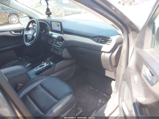 2021 FORD ESCAPE 1FMCU9H66MUA64813 Photo 4