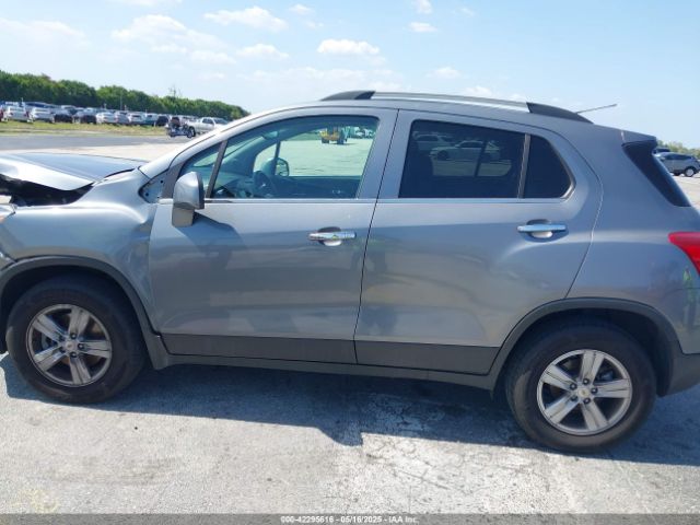 KL7CJPSB6KB879252 Chevrolet Trax Lt