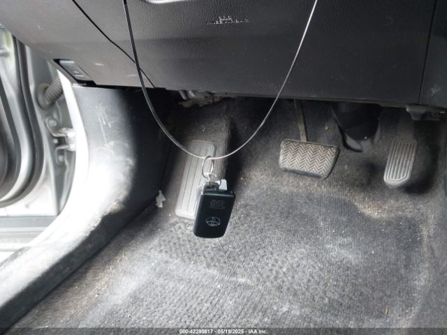 2T3JFREV3GW412382 Toyota RAV4 SE