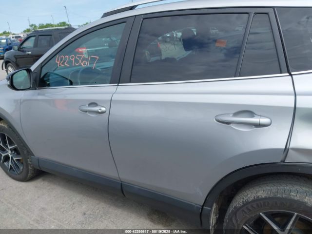 2T3JFREV3GW412382 Toyota RAV4 SE
