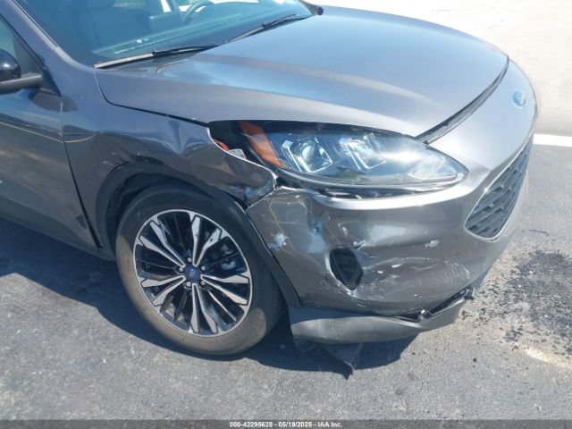 1FMCU0BZ4MUB14560 Ford Escape Se Hybrid