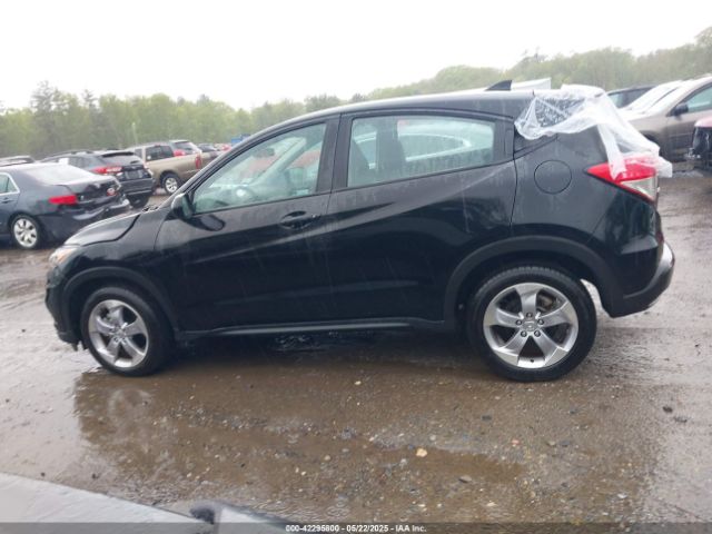 3CZRU6H33NM770916 Honda Hr-v Awd Lx