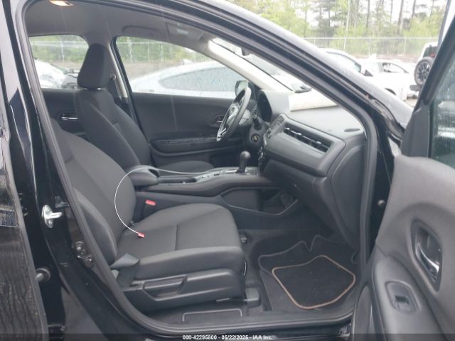 3CZRU6H33NM770916 Honda Hr-v Awd Lx