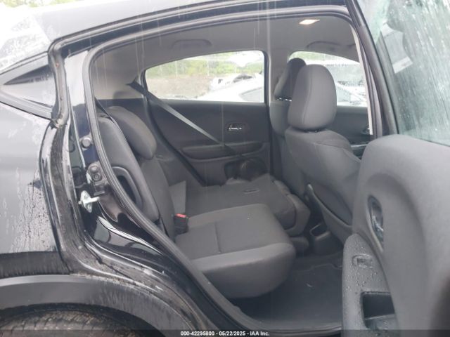3CZRU6H33NM770916 Honda Hr-v Awd Lx