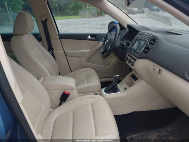 WVGSV7AXXHW512884 Volkswagen Tiguan 2.0t Wolfsburg Edition
