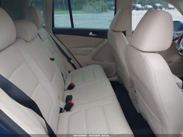 WVGSV7AXXHW512884 Volkswagen Tiguan 2.0t Wolfsburg Edition