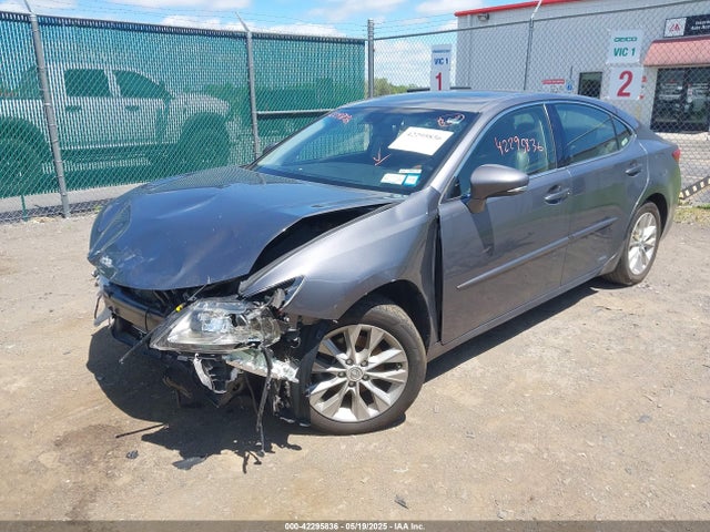 JTHBW1GG4F2087932 Lexus ES 300H