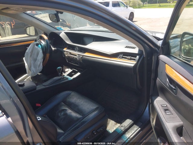 JTHBW1GG4F2087932 Lexus ES 300H