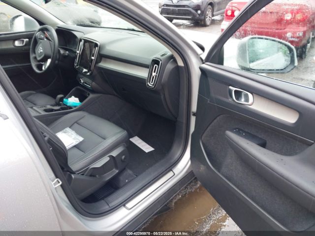 2024 VOLVO XC40 YV4L12UK9R2311071 Photo 4