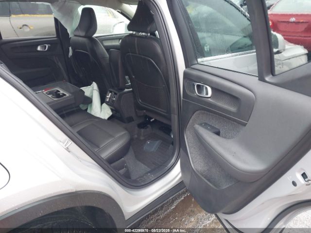 2024 VOLVO XC40 YV4L12UK9R2311071 Photo 7