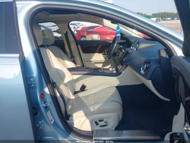 2012 JAGUAR XJ SAJWA2GB3CLV23513 Photo 4