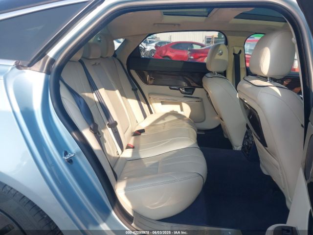 2012 JAGUAR XJ SAJWA2GB3CLV23513 Photo 7