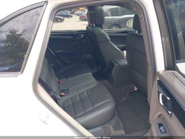 WP1AF2A54HLB60061 Porsche Macan Turbo