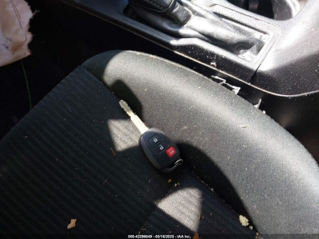 2T3ZFREV6JW510946 Toyota RAV4 LE