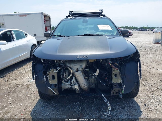 3C4NJDDB1HT611255 Jeep New Compass Trailhawk 4x4