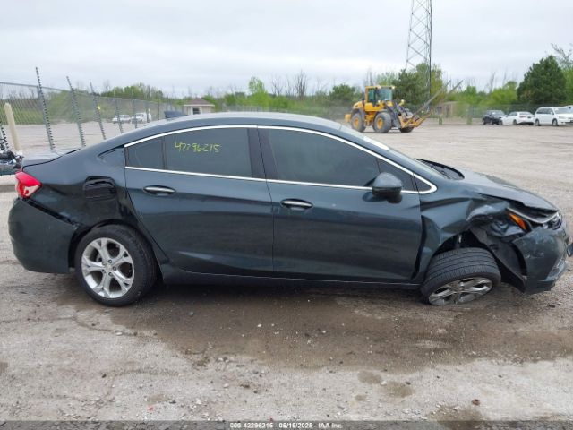 1G1BF5SM2H7137909 Chevrolet Cruze Premier Auto
