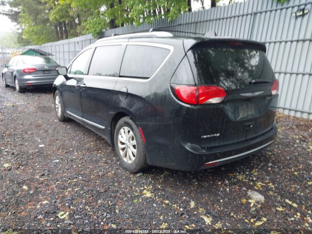 2018 CHRYSLER PACIFICA 2C4RC1BG0JR317847 Photo 2