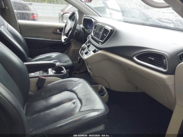 2018 CHRYSLER PACIFICA 2C4RC1BG0JR317847 Photo 4