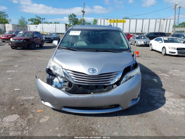 5TDYZ3DC9HS819788 Toyota Sienna Xle 8 Passenger