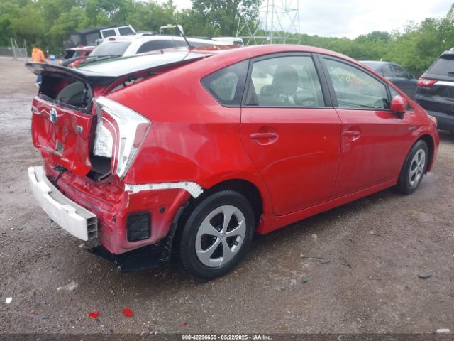 JTDKN3DU1F1972833 Toyota Prius Two