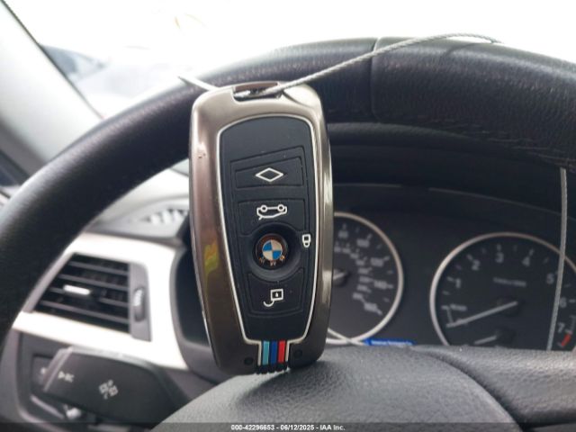 2018 BMW 320I WBA8E1G50JNU92543 Photo 10