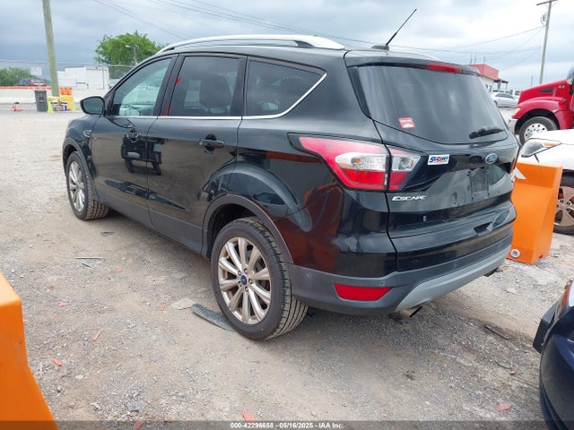 1FMCU9JDXHUC82266 Ford Escape Titanium