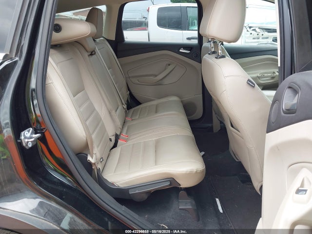 1FMCU9JDXHUC82266 Ford Escape Titanium