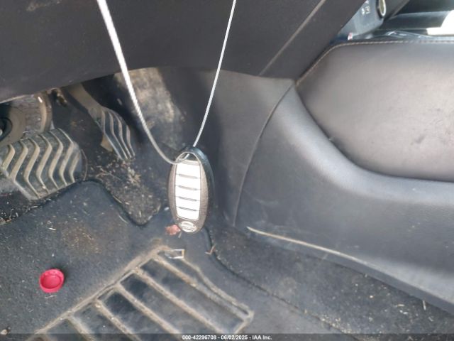 5N1AT2MV8KC744665 Nissan Rogue Sl