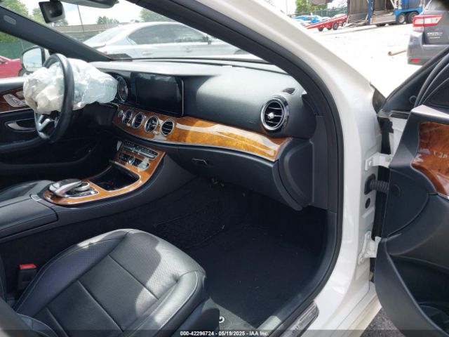 2019 MERCEDES-BENZ E 300 WDDZF4KB3KA525715 Photo 4