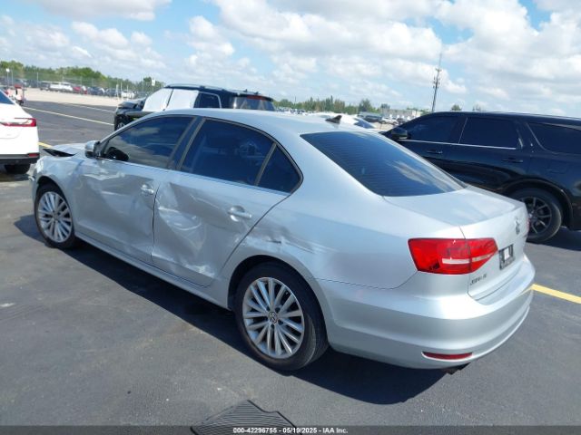 2015 VOLKSWAGEN JETTA 3VWD07AJ5FM340040 Photo 2