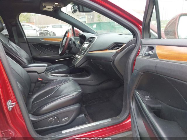 2017 LINCOLN MKC 5LMCJ3D94HUL50555 Photo 4